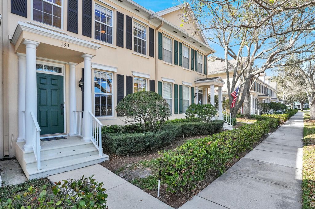 133 Wentworth Court, Jupiter, FL 33458