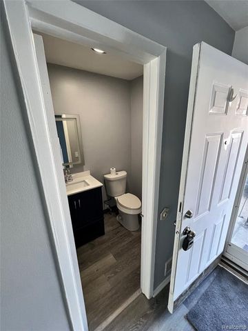 21711 Hidden Rivers Drive, Southfield, MI 48075