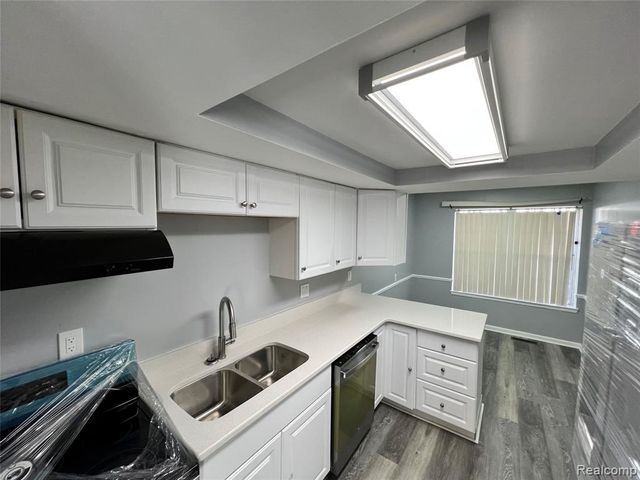 21711 Hidden Rivers Drive, Southfield, MI 48075