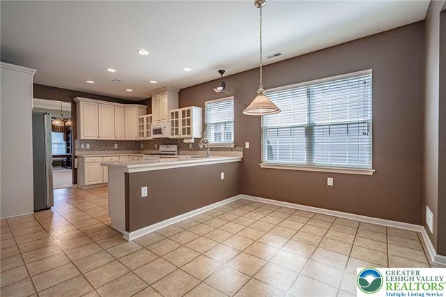 6634 Blue Heather Court, Lower Macungie Twp, PA 18062