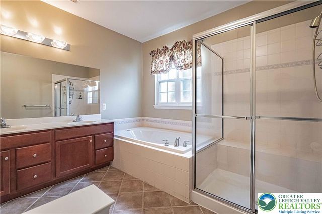 6634 Blue Heather Court, Lower Macungie Twp, PA 18062