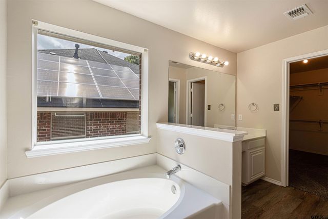 221 Maggie Cir, Flint, TX 75762