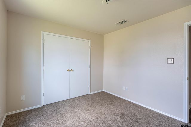 221 Maggie Cir, Flint, TX 75762