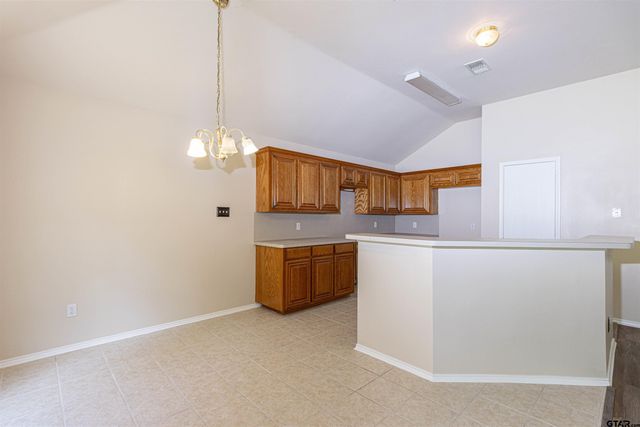 221 Maggie Cir, Flint, TX 75762