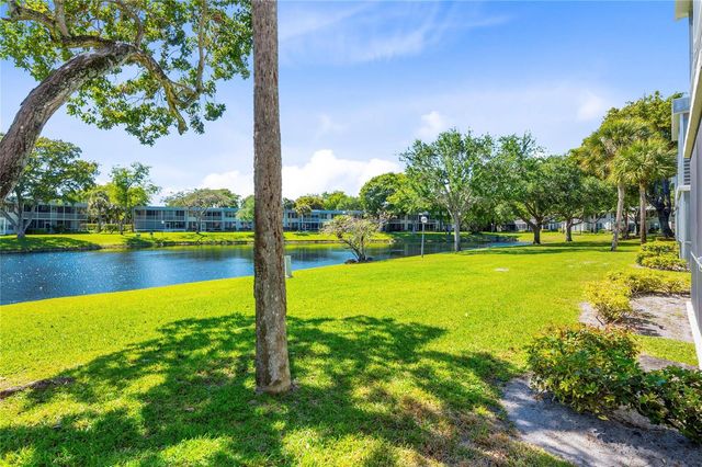 4240 Oaks Terrace 105, Pompano Beach, FL 33069