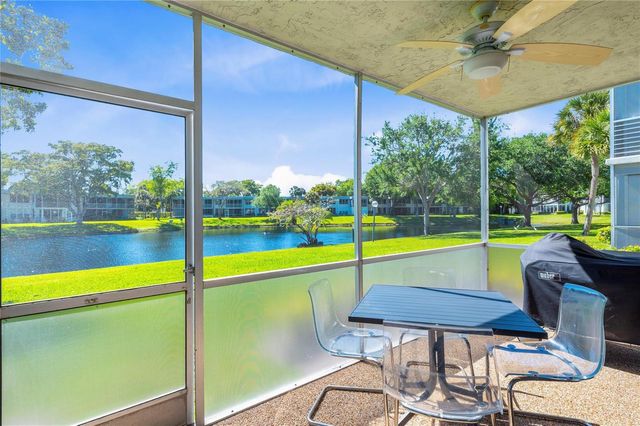 4240 Oaks Terrace 105, Pompano Beach, FL 33069