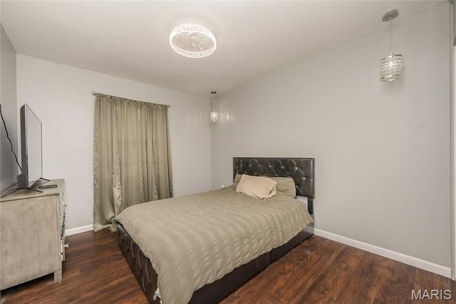 1712 Atmore Drive, St Louis, MO 63136