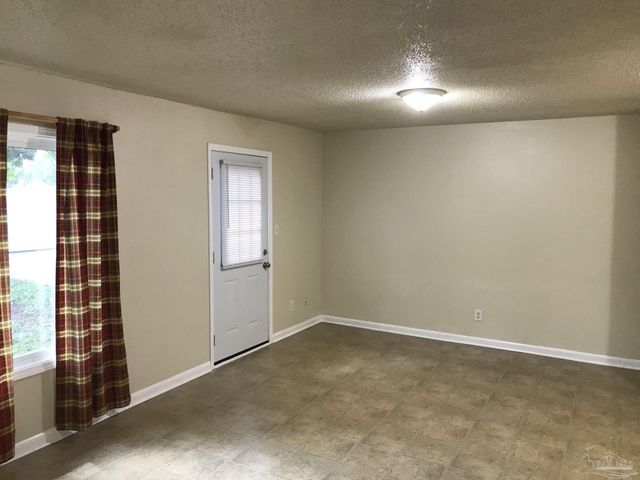 800 Esconditas Pl, Pensacola, FL 32506