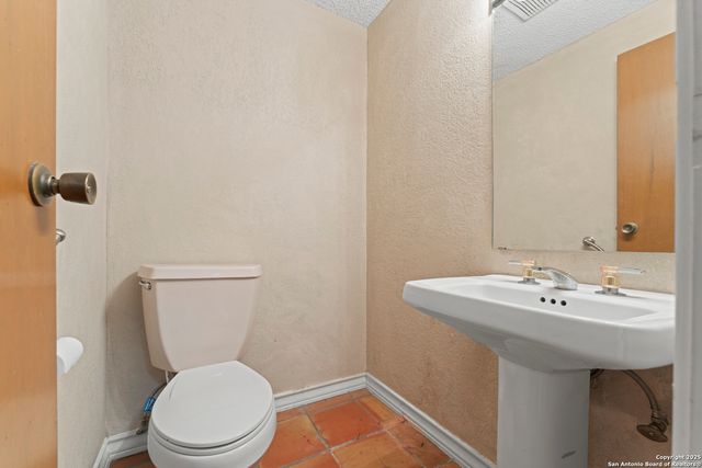 262 Cresham, San Antonio, TX 78218