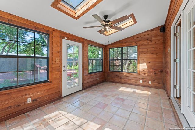 262 Cresham, San Antonio, TX 78218
