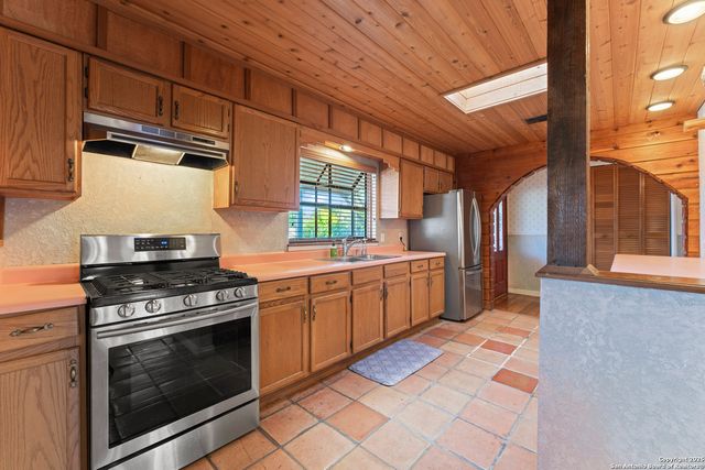 262 Cresham, San Antonio, TX 78218