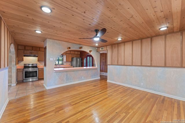 262 Cresham, San Antonio, TX 78218