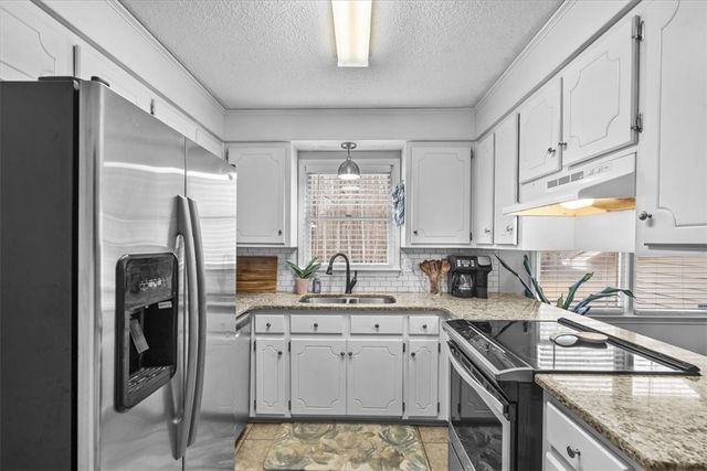 1000 Hopkins Avenue, Pendleton, SC 29670