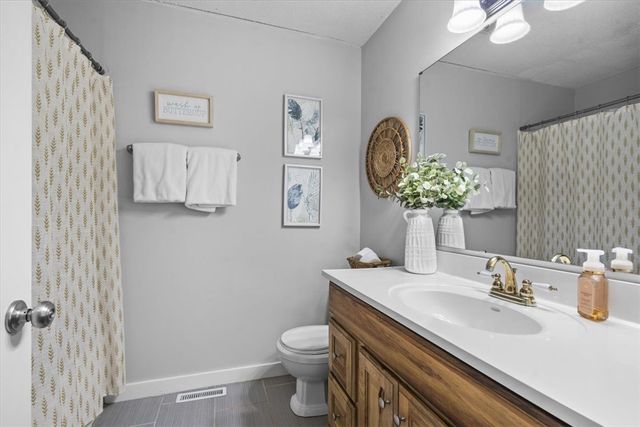 1000 Hopkins Avenue, Pendleton, SC 29670