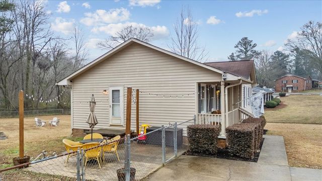 1000 Hopkins Avenue, Pendleton, SC 29670