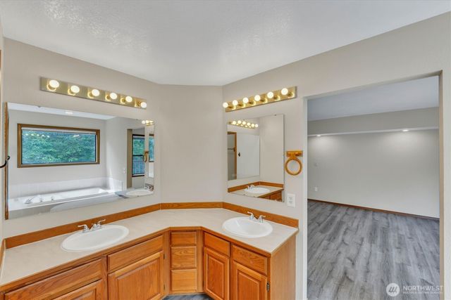 205 Spring Place, Enumclaw, WA 98022