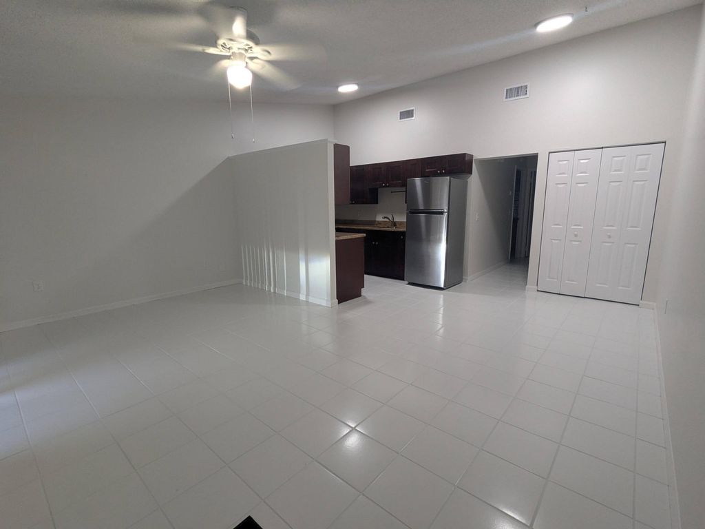 5897 S 37th Street, Greenacres, FL 33463
