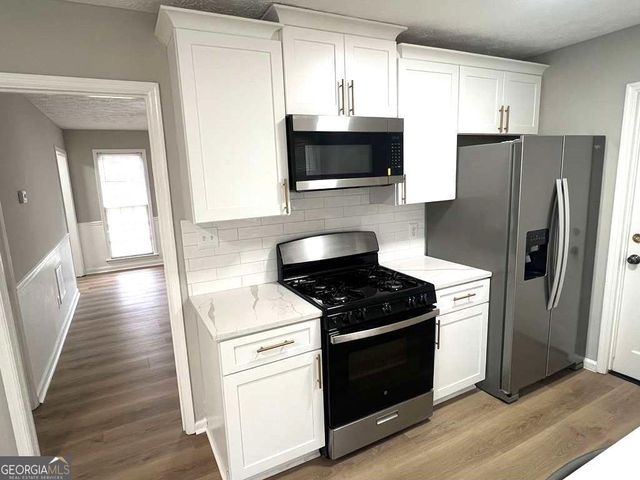 470 Hillsdale Drive, Fayetteville, GA 30214