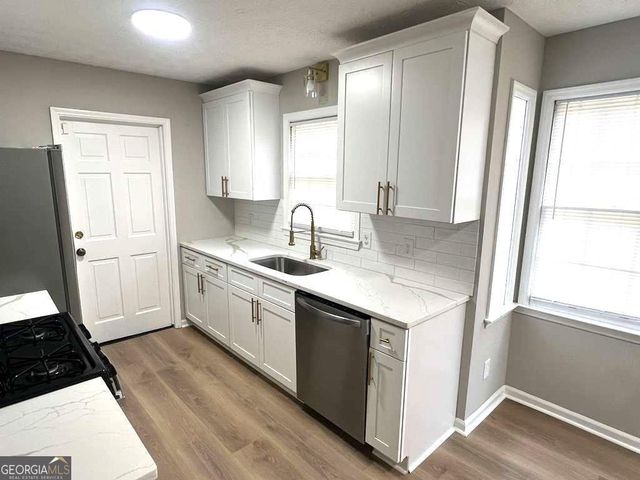 470 Hillsdale Drive, Fayetteville, GA 30214