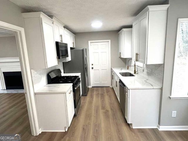 470 Hillsdale Drive, Fayetteville, GA 30214