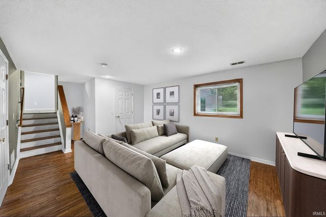 27407 Cobblestone Way, Elkhart, IN 46514