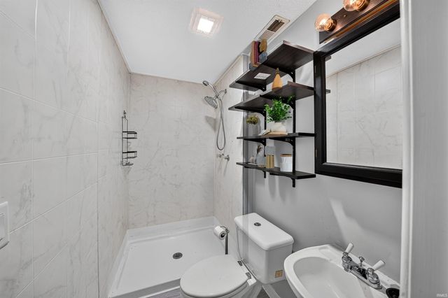 27407 Cobblestone Way, Elkhart, IN 46514