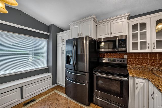 27407 Cobblestone Way, Elkhart, IN 46514