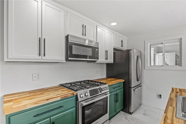 112 Sharon Drive, Greece, NY 14626