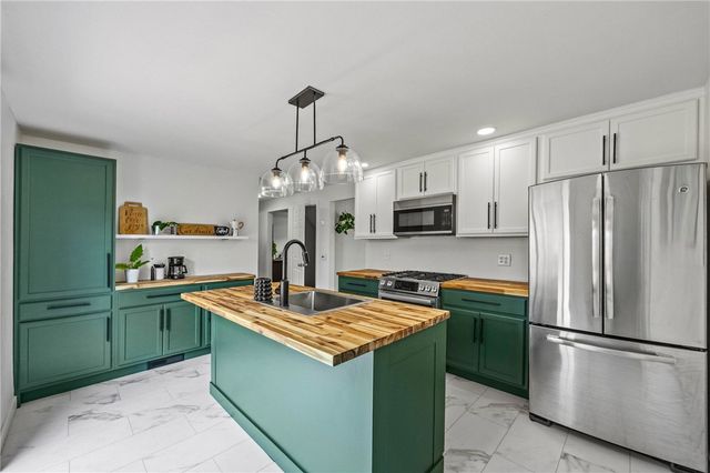 112 Sharon Drive, Greece, NY 14626