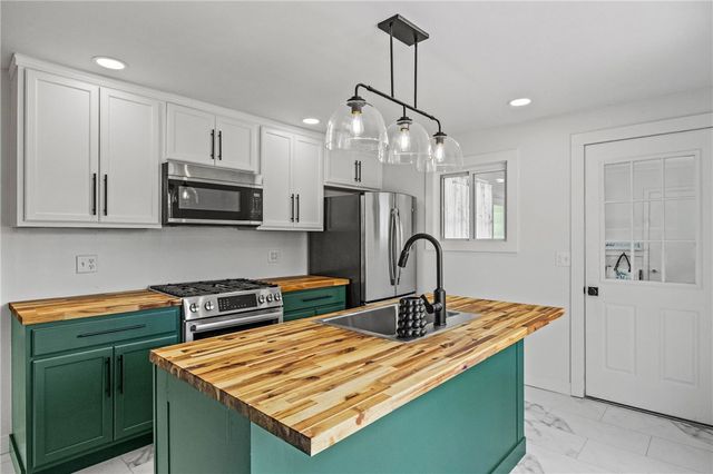 112 Sharon Drive, Greece, NY 14626