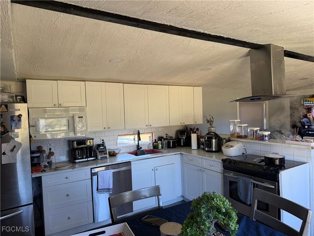 1011 Della Tobias AVE, Clewiston, FL 33440