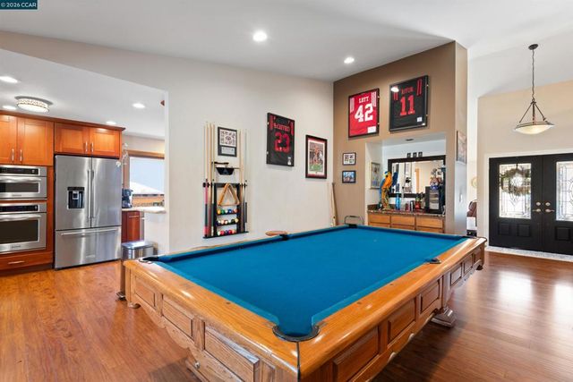 305 Mountaire Pkwy, Clayton, CA 94517