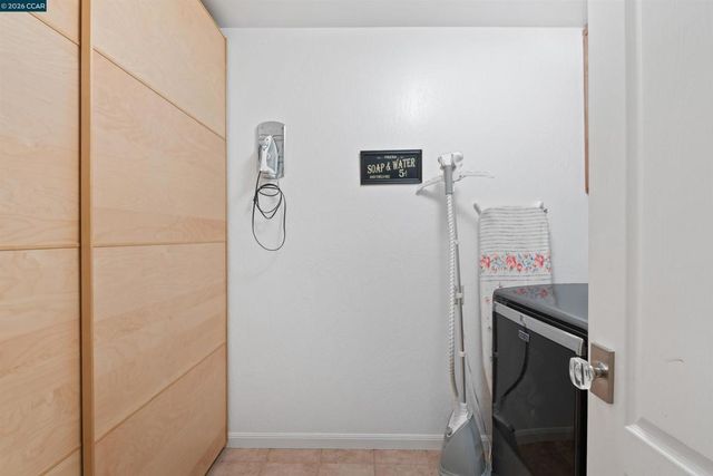 305 Mountaire Pkwy, Clayton, CA 94517