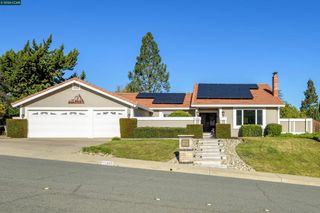 305 Mountaire Pkwy, Clayton, CA 94517