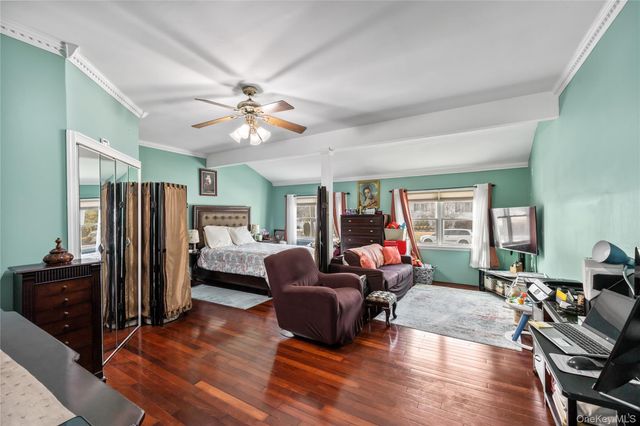 18 Oxford Court, Hillcrest, NY 10977