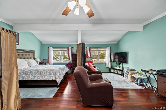 18 Oxford Court, Hillcrest, NY 10977