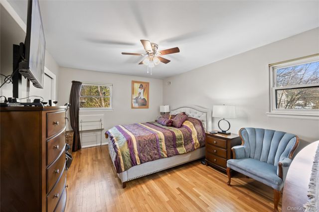 18 Oxford Court, Hillcrest, NY 10977