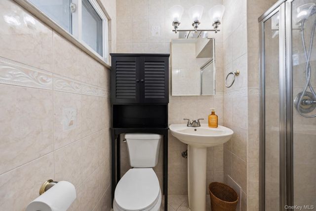 18 Oxford Court, Hillcrest, NY 10977