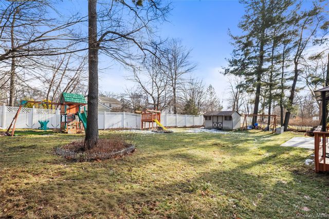 18 Oxford Court, Hillcrest, NY 10977