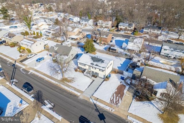 33 Sycamore Dr, Burlington Twp., NJ 08016