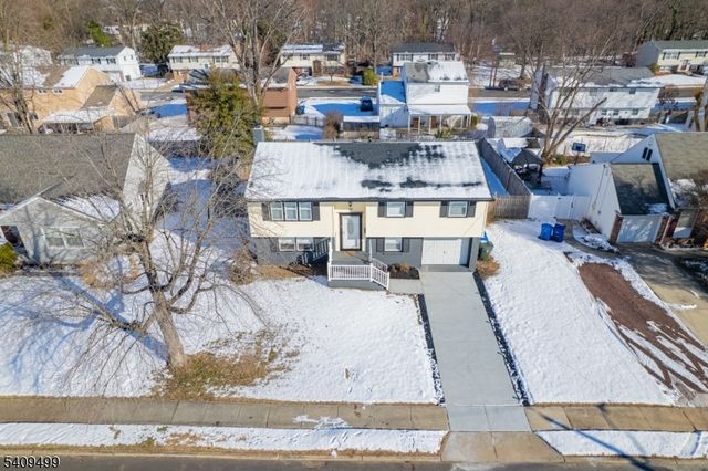 33 Sycamore Dr, Burlington Twp., NJ 08016