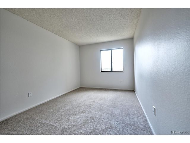 481 S Kalispell Way 103, Aurora, CO 80017
