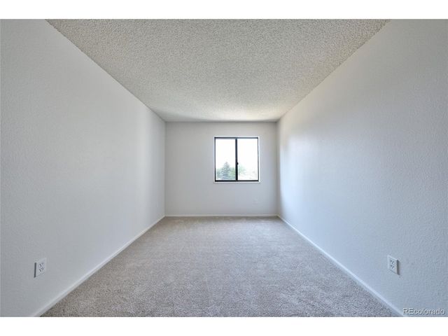 481 S Kalispell Way 103, Aurora, CO 80017