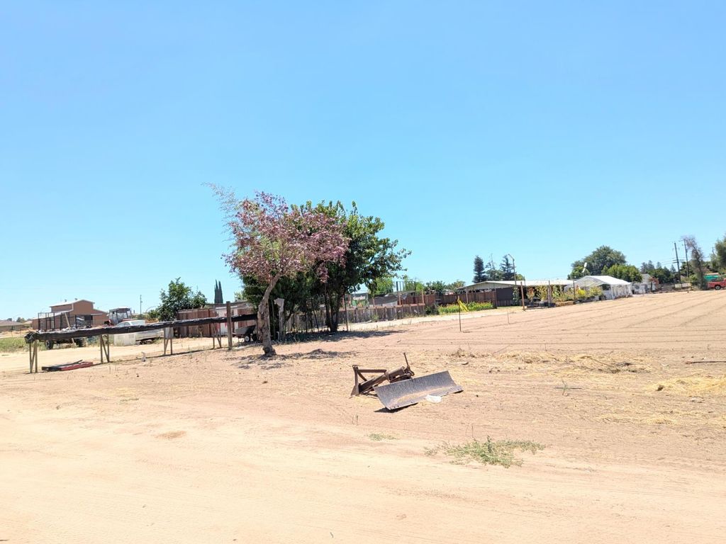 Image 26 of property listing at 284 S Temperance Avenue, Fresno, CA 93727