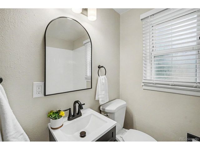 928 Sheridan Blvd, Denver, CO 80214