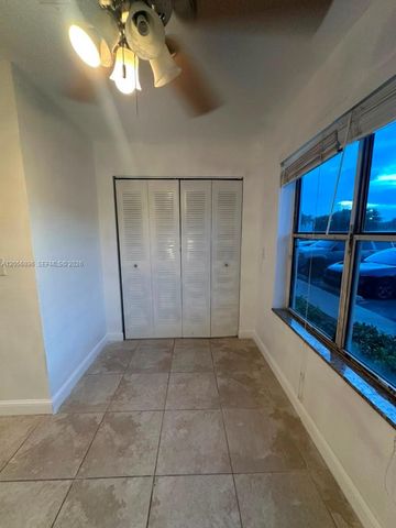 3330 N Pinewalk Dr N 1611, Margate, FL 33063