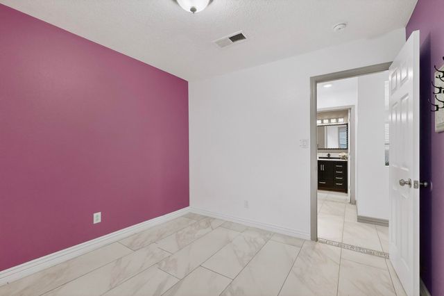 6128 Rose Park Avenue NW, Albuquerque, NM 87114