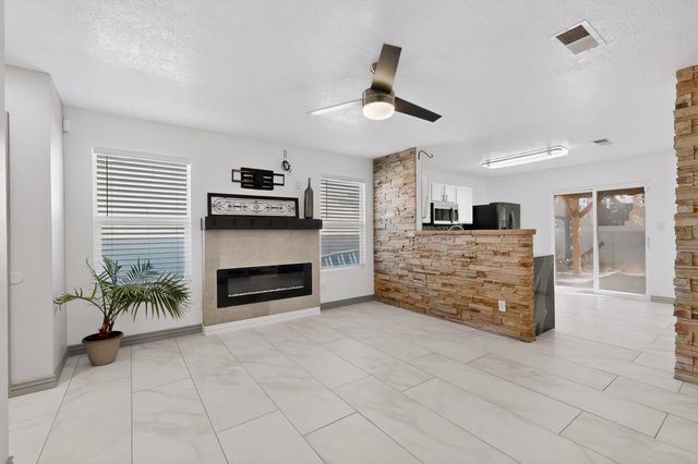 6128 Rose Park Avenue NW, Albuquerque, NM 87114