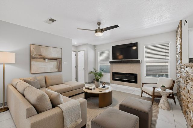 6128 Rose Park Avenue NW, Albuquerque, NM 87114