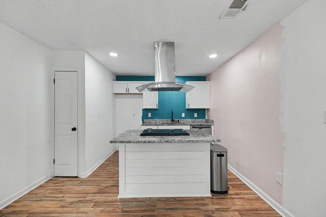 525 E Richardson Avenue, Summerville, SC 29485